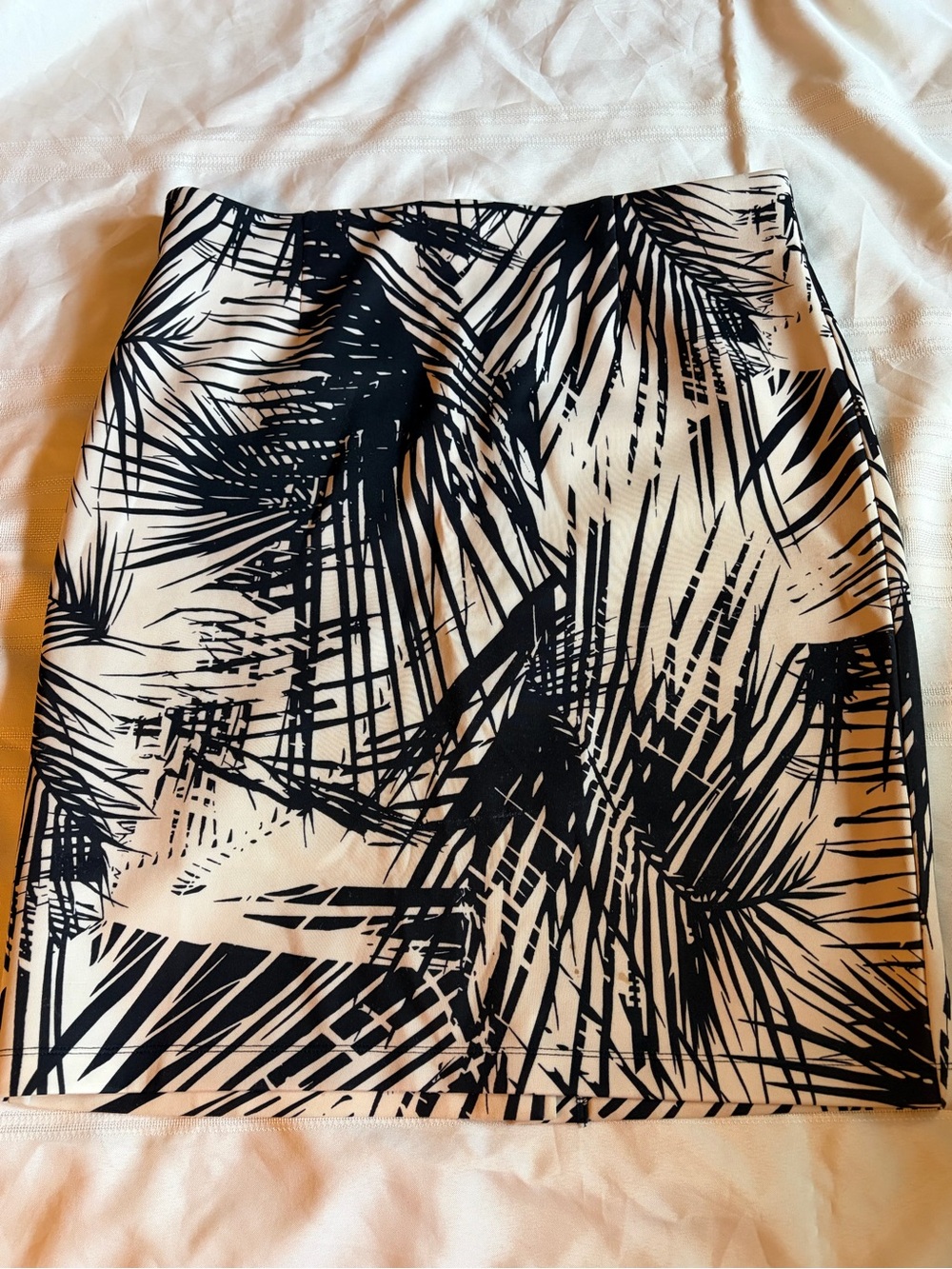 Black & White Palm Print Pencil Skirt - Women